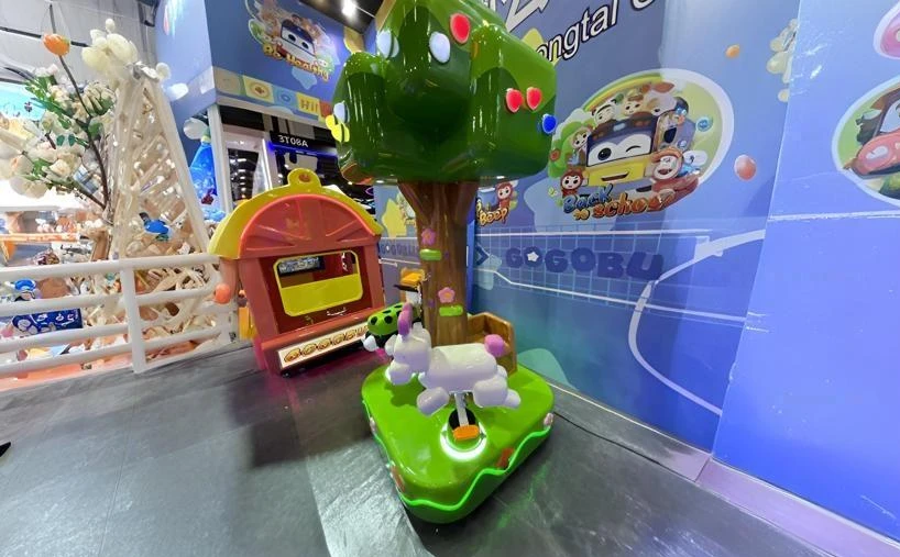 3 Seat Carousel
