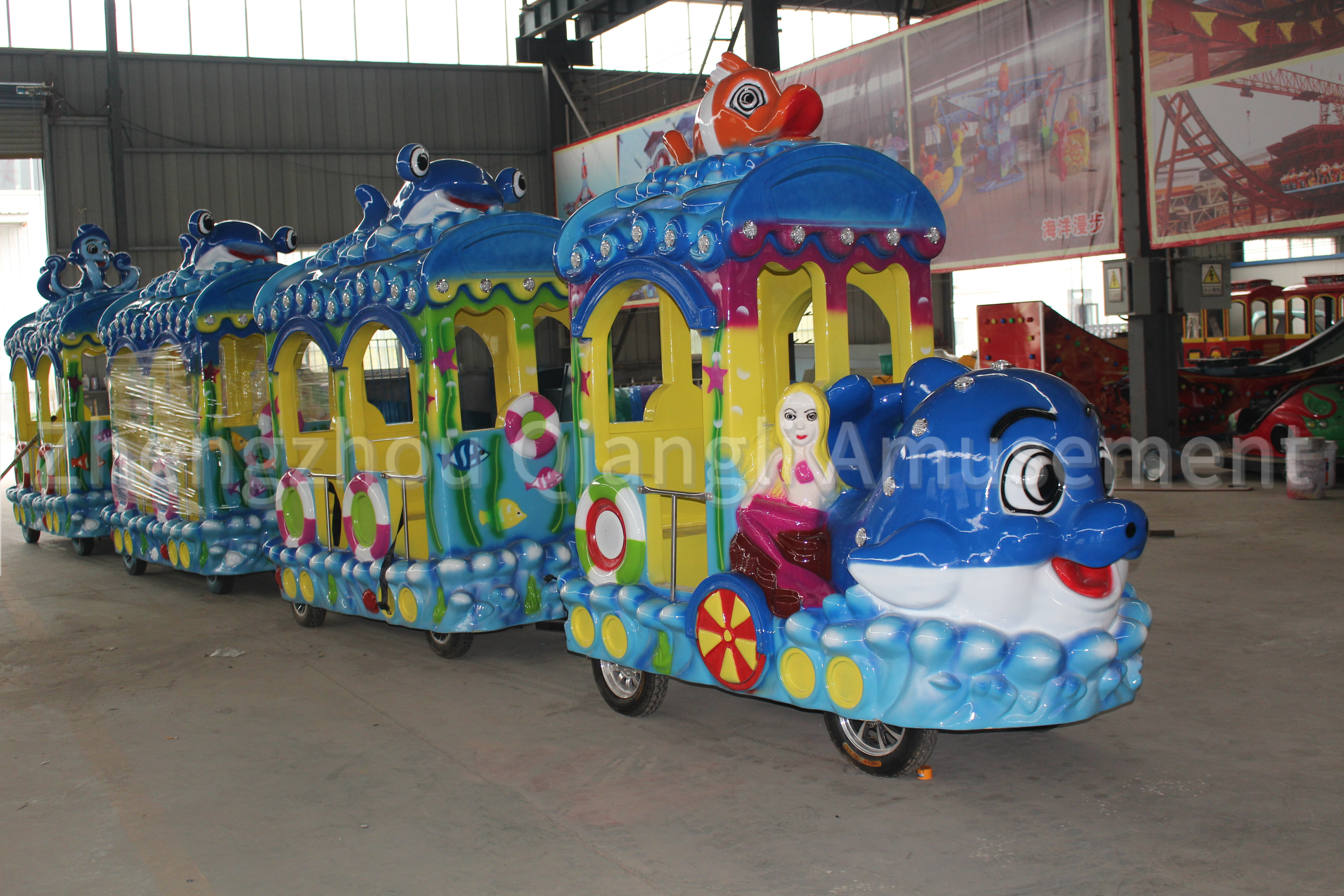 Ocean trackless train