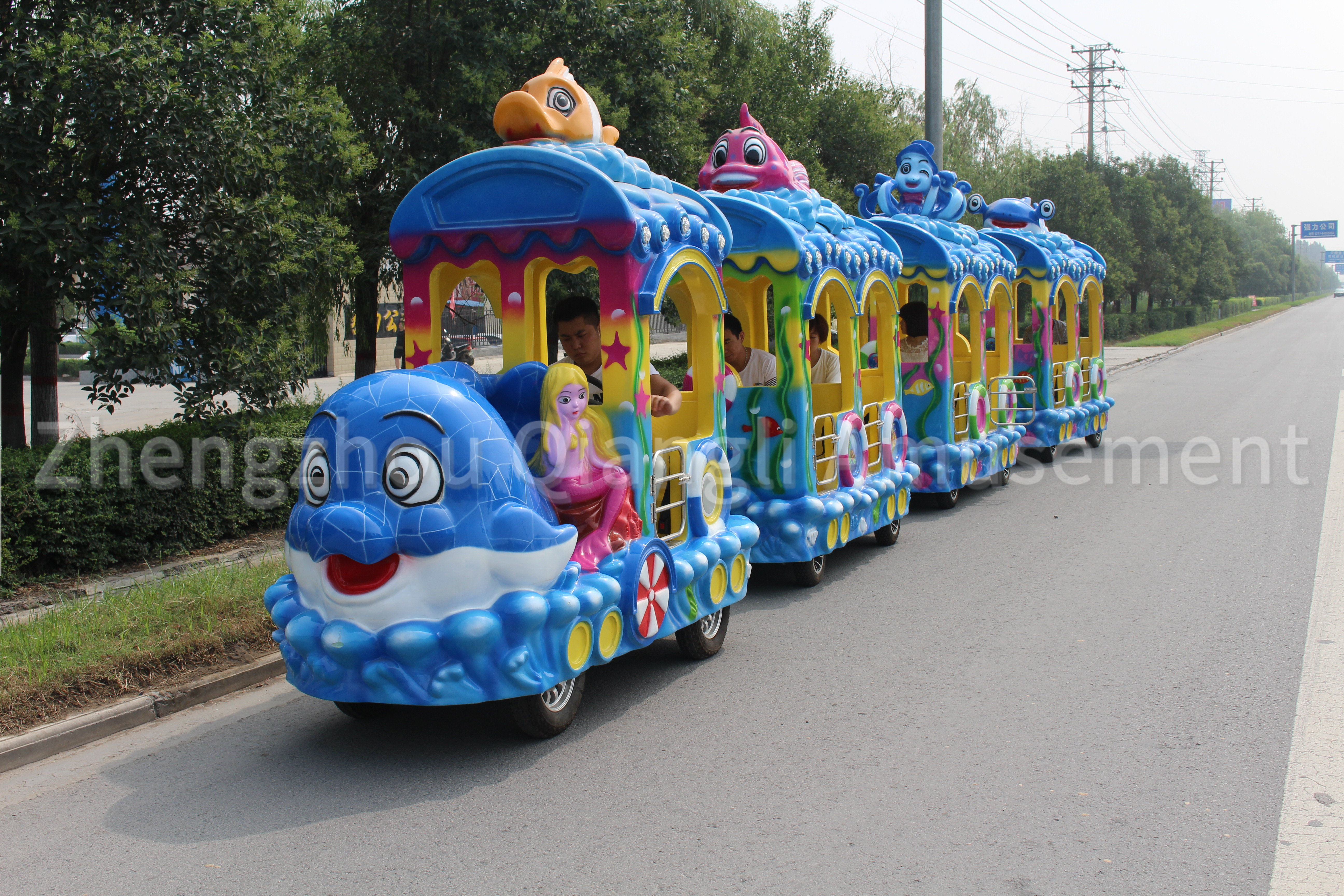 Ocean trackless train